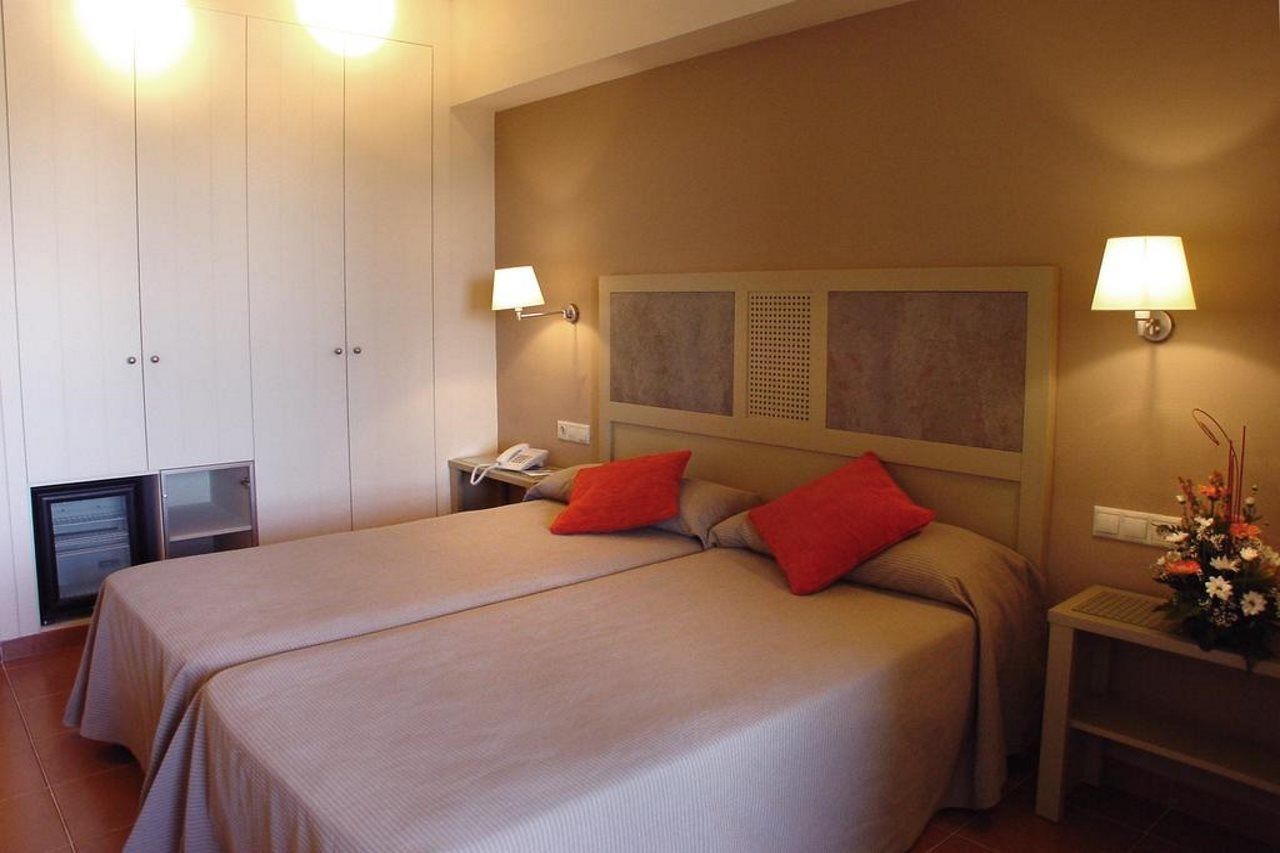 Hotel Alcossebre Oda fotoğraf